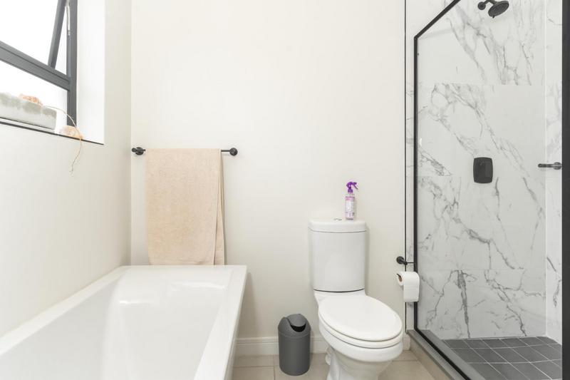 2 Bedroom Property for Sale in The Huntsman Western Cape